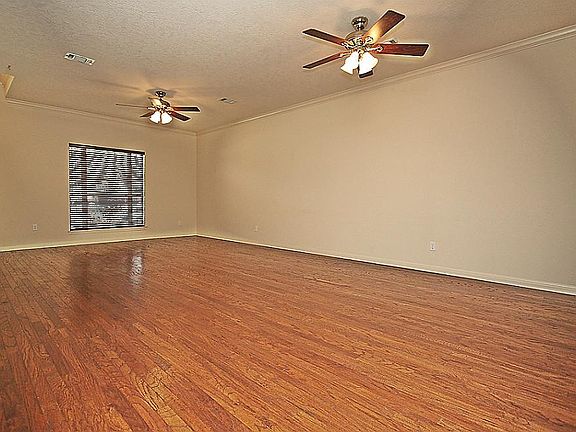 5th image of 7785 Pecan Dr