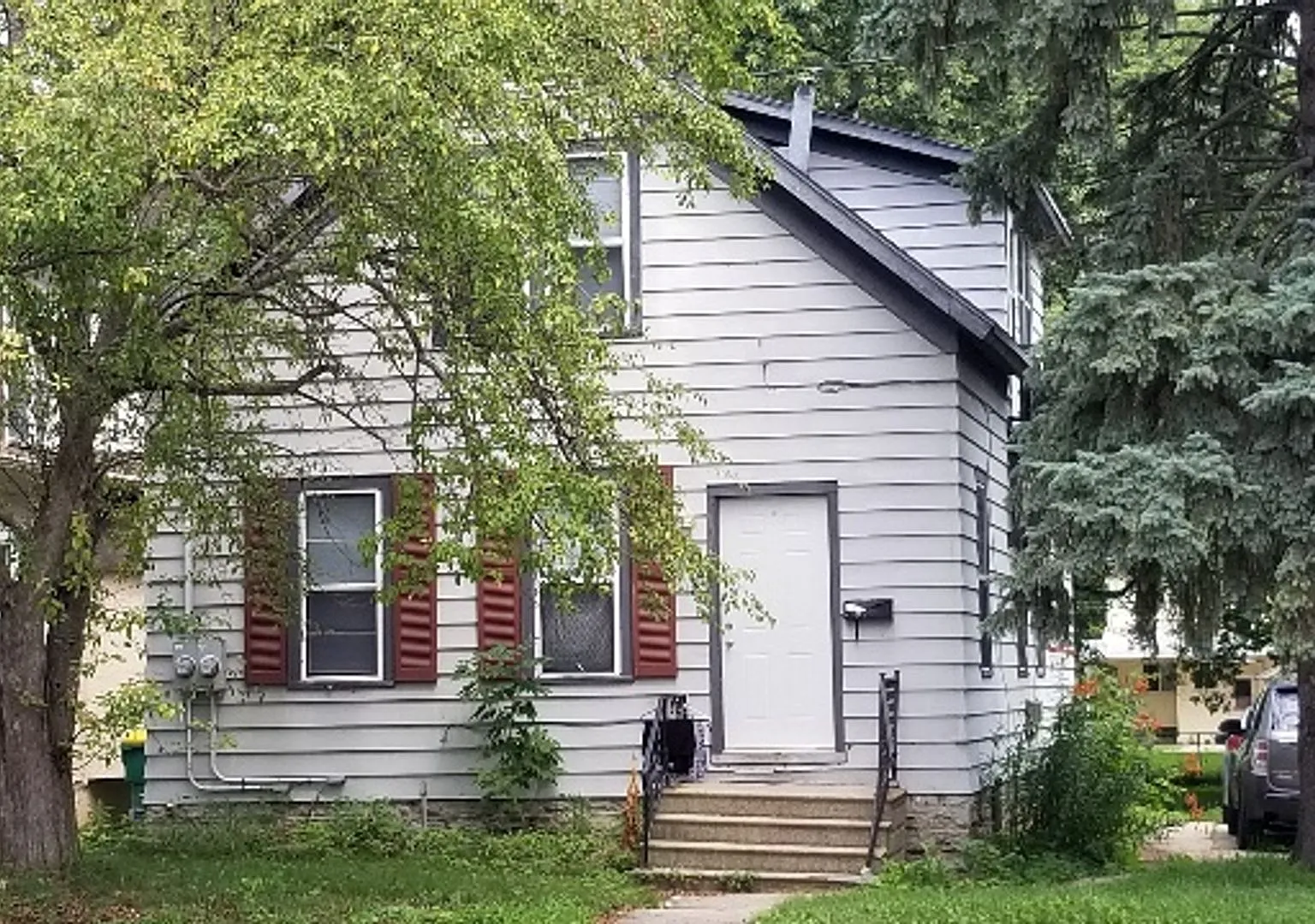 1168 1/2 Shawano Ave — Photo 1