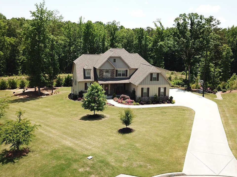 1st image of 220 Brook Trl