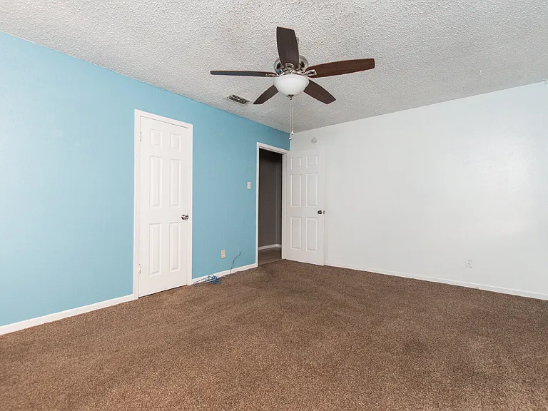 1520 McCarthy Ave — Photo 18