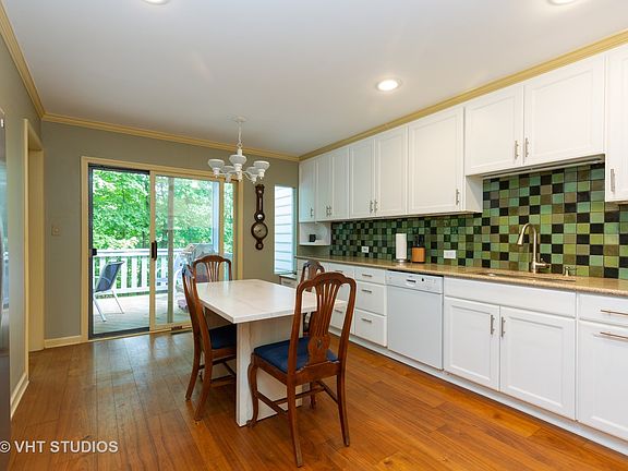 3rd image of 28 Whittington Crse