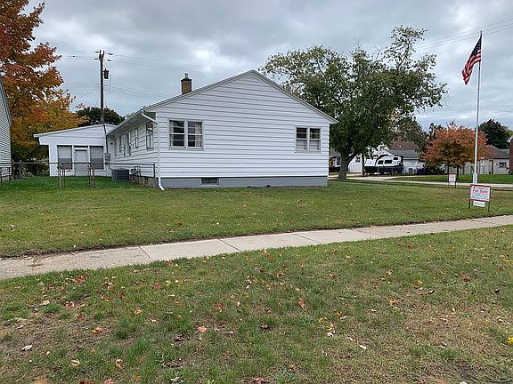 3rd image of 2814 Dawes Rd