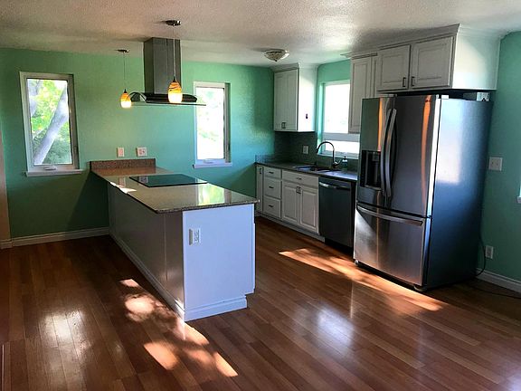 4th image of 3902 S Underwood Pl
