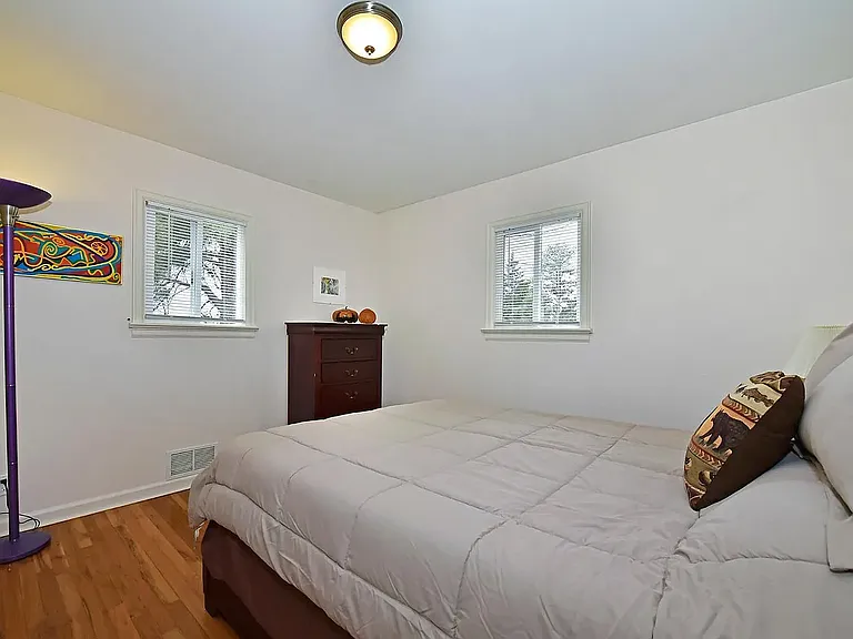 422 N Baldwin St — Photo 14