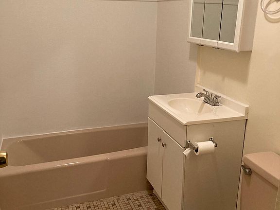 5th image of 59 Fieldstone Dr APT 11