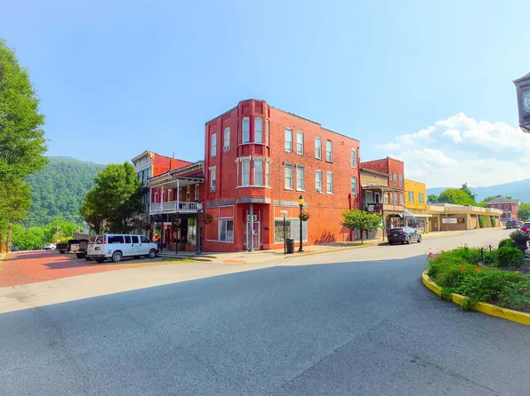 301 Temple St, Hinton, WV 25951