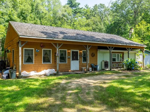 10 Mountain Brook Rd, Sturbridge, MA 01566