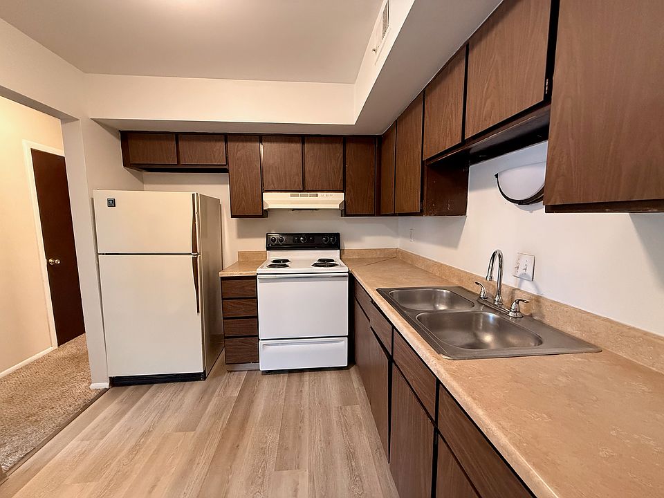 1st image of 750 Pleasant Ave #203