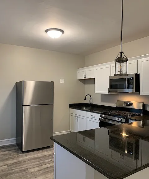 1923 Clark St #3 — Photo 6