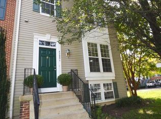 43001 Eustis St, Chantilly, VA 20152