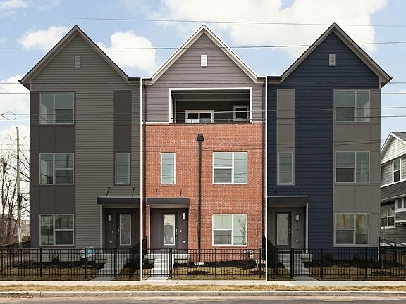 Middle Townhome w Private Terrace
