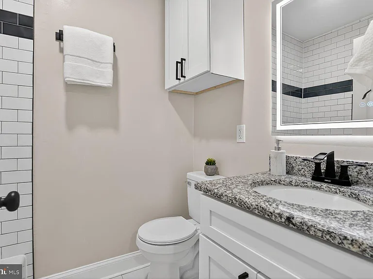 212 36th St NE #3 — Photo 6
