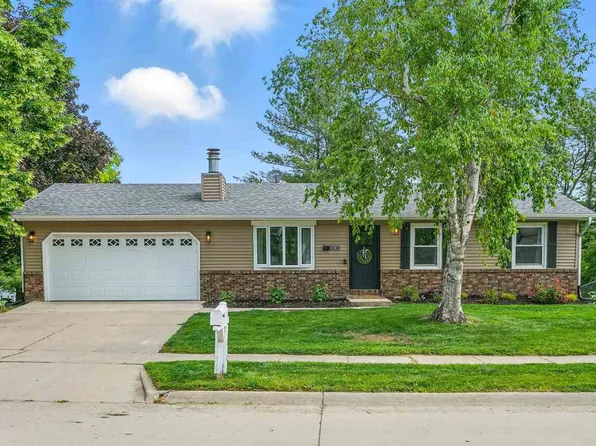 1010 Briar Dr, Iowa City, IA 52240