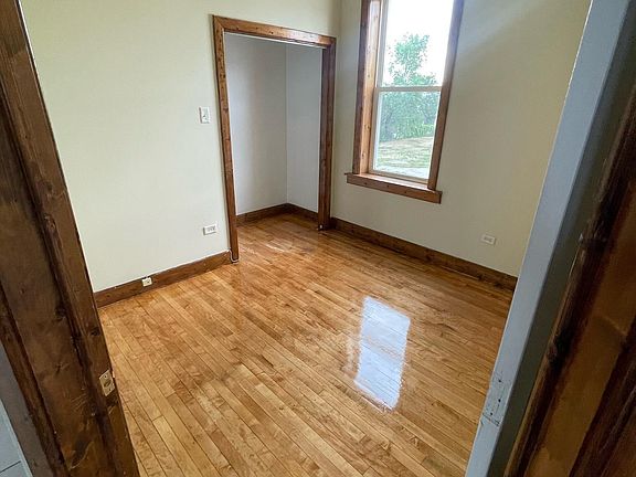 5th image of 5811 W Chicago Ave