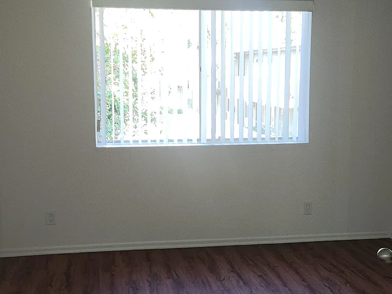 Sherman Pines Apartments — Photo 29