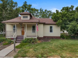435 S Hamilton St, Monticello, IL 61856