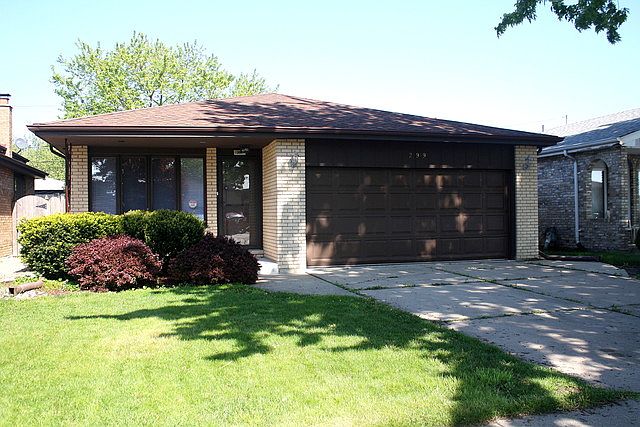 1st image of 299 Escanaba Ave