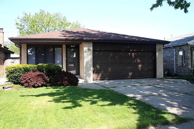 299 Escanaba Ave photo 1