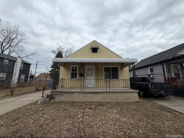 8249 Packard Ave, Warren, MI 48089