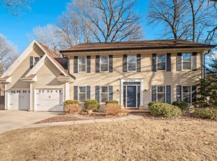 1560 Deerfield Dr, Oshkosh, WI 54904