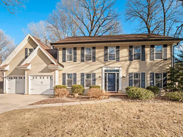 1560 Deerfield Dr, Oshkosh, WI 54904