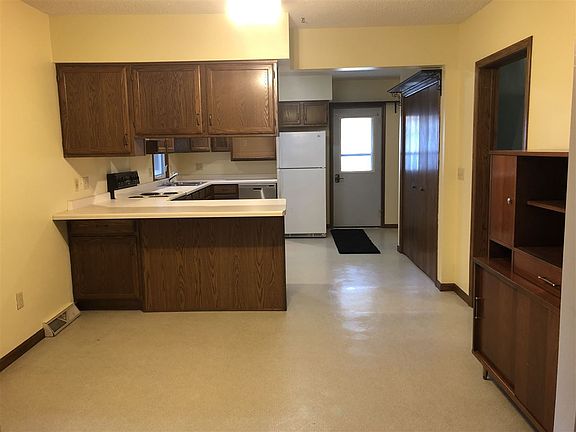 5th image of 213 N Boody St