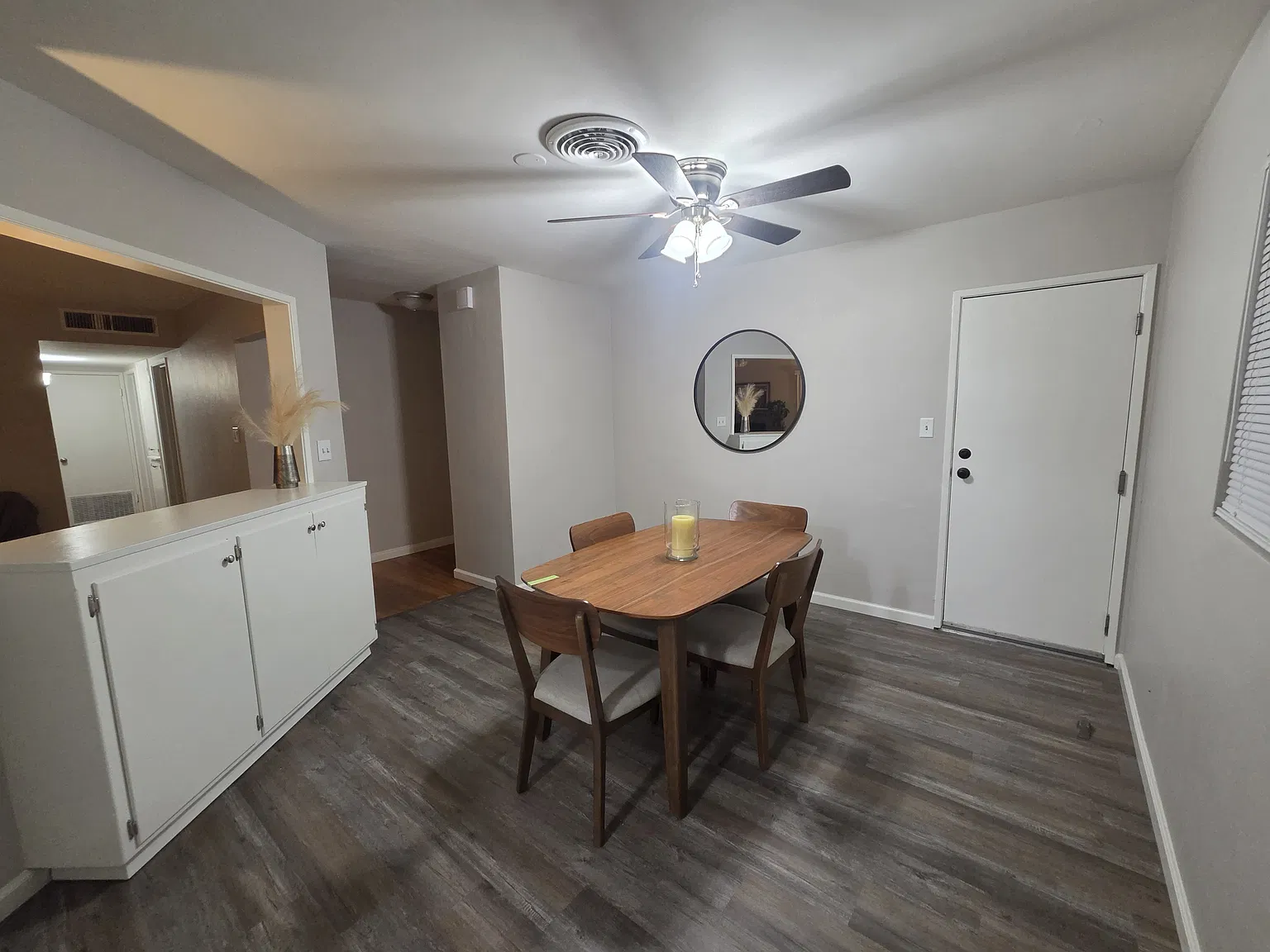 3 bed, 1203 sqft, $2,050 — Photo 4