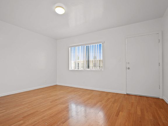 2nd image of 5-1028 W 95th St #5