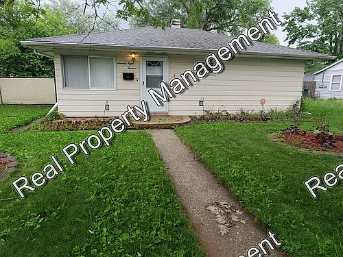 7813 White Oak Ln Photo 1