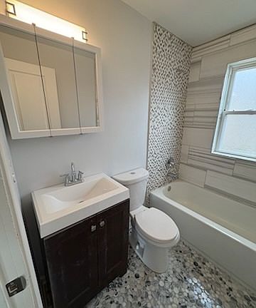 5th image of 1714 Seymour Ave #1