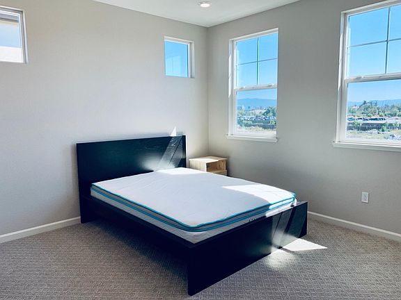 Master Bedroom (Level 3)