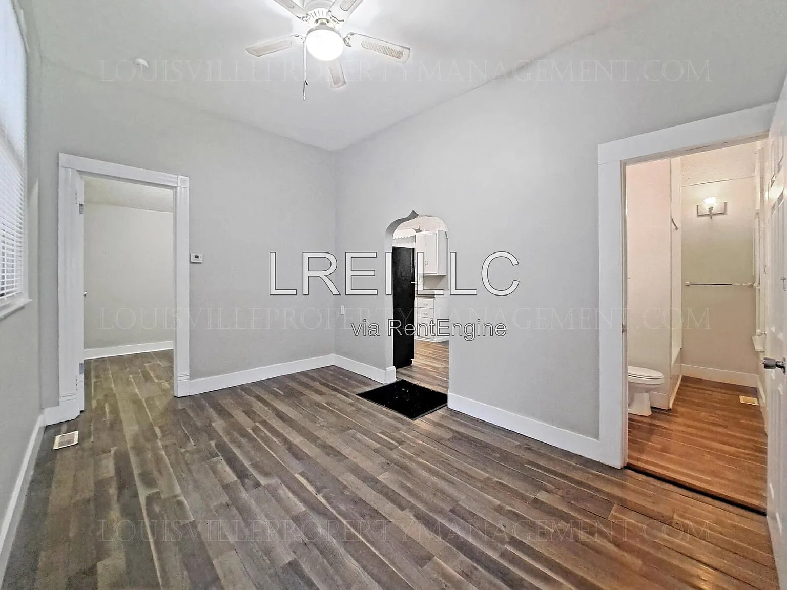 2 bed, 1.0 bath, 796 sqft, $995 — Photo 2