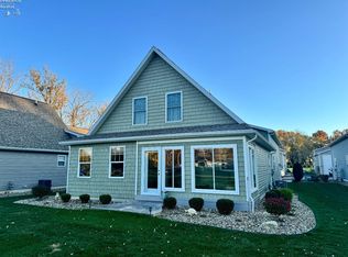 2172 E Sand Rd, Port Clinton, OH 43452