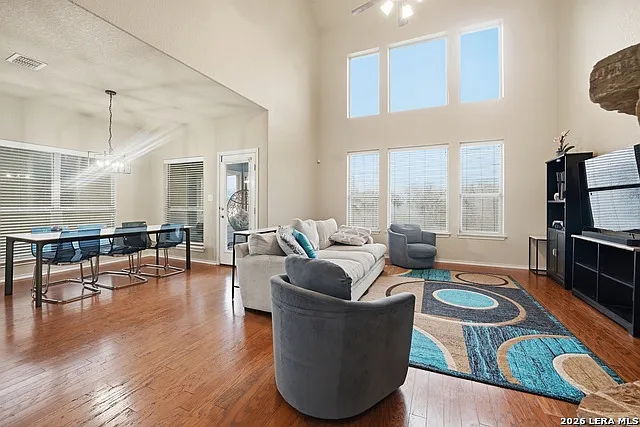 6 bed, 3.5 bath, 3125 sqft, $2,700 — Photo 3