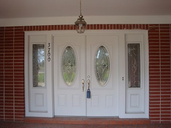 3rd image of 3700 Forsythe Ave
