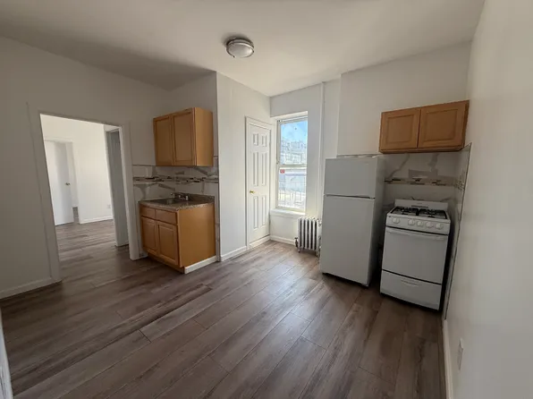 158 Green Street image 1 of 5