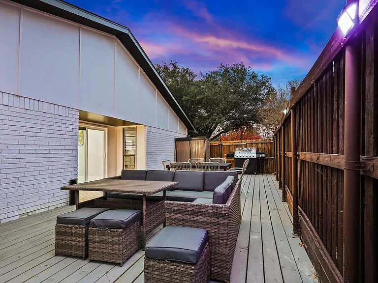 5048 Pemberton Ln — Photo 44