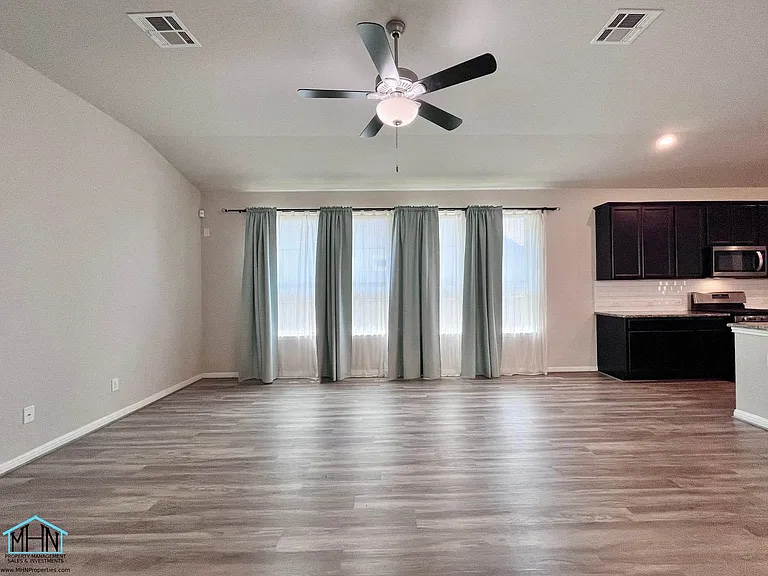 2307 Castello Way — Photo 5
