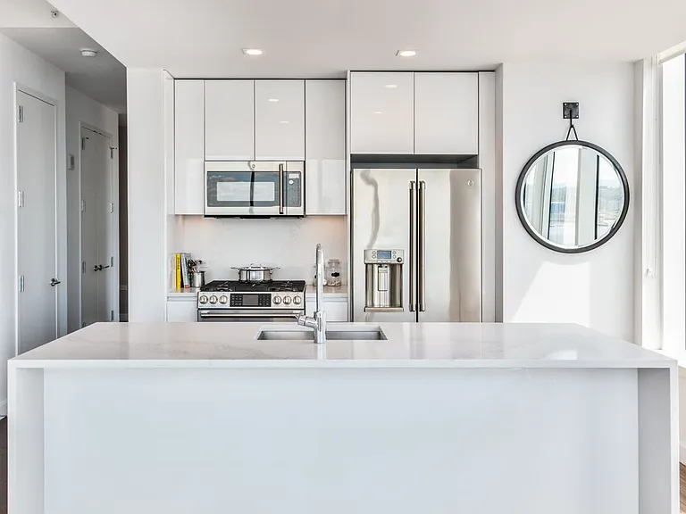 515 W 36th St #25C — Photo 1