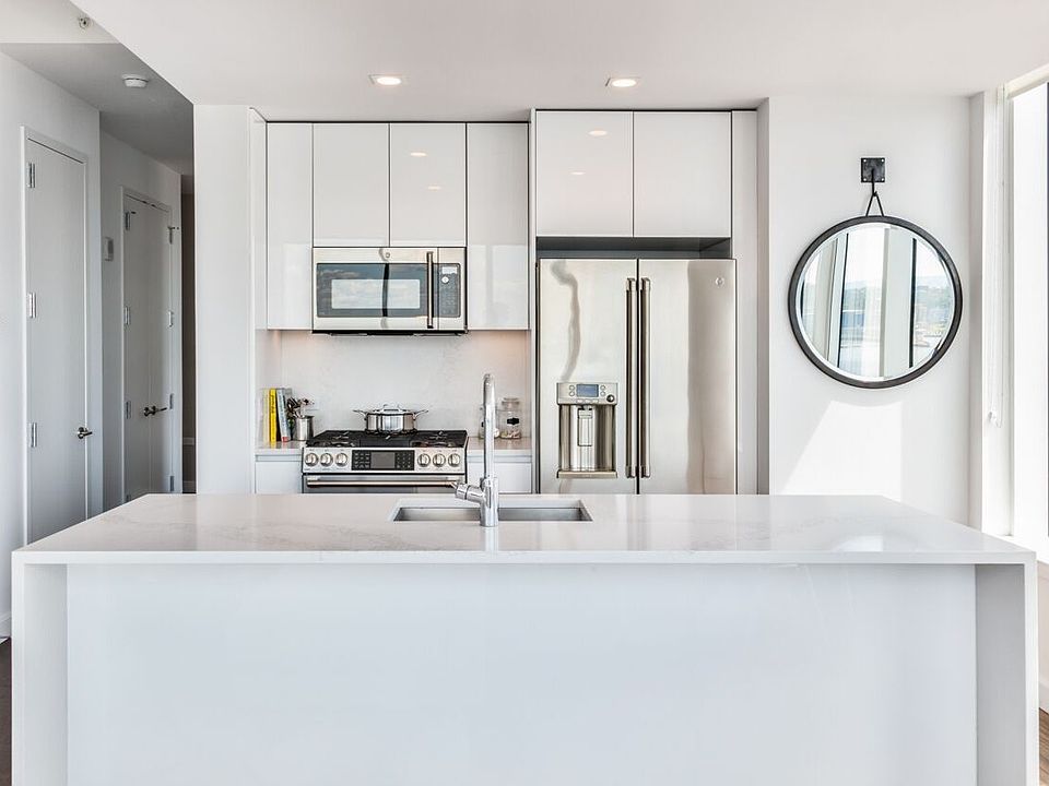 1st image of 515 W 36th St APT 25C