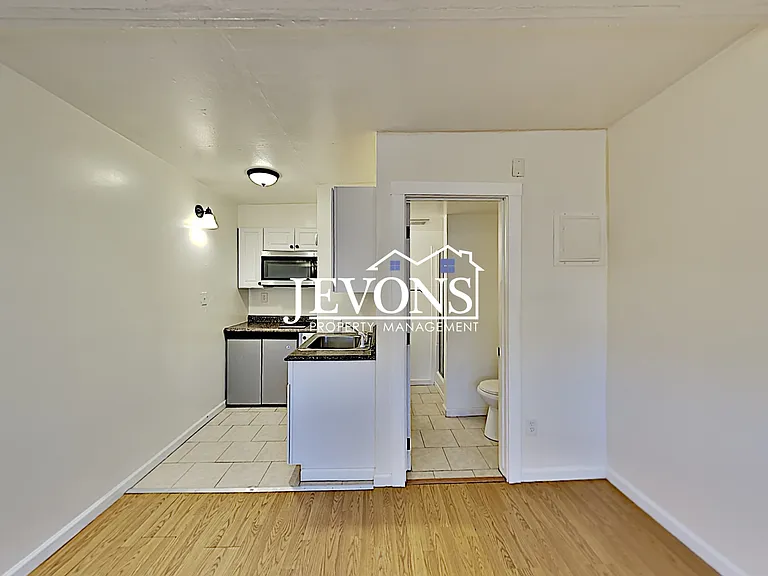 921 S 21st Ave #1/2 — Photo 5
