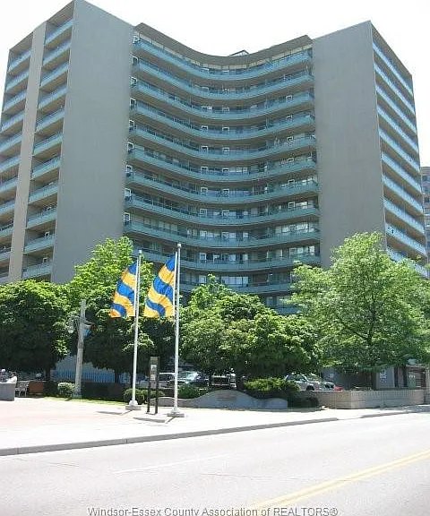 111 Riverside Dr E #1515 — Photo 1