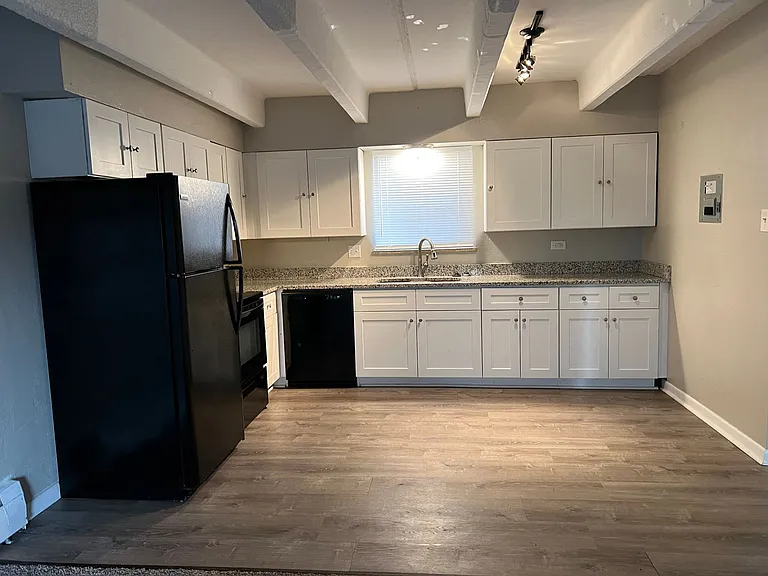 137 W Broadmoor Dr — Photo 6
