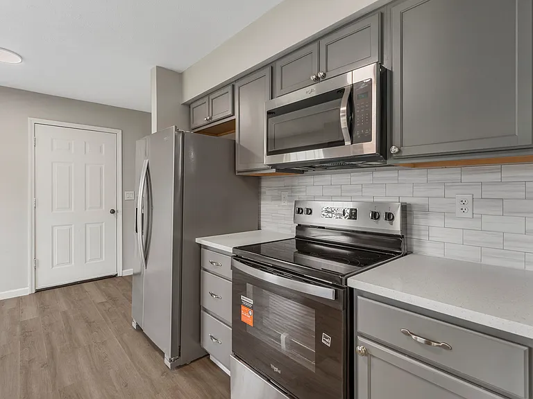 4224 Ridgefield Ct — Photo 5
