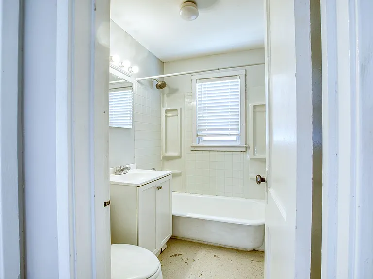 124 Mayflower St — Photo 19