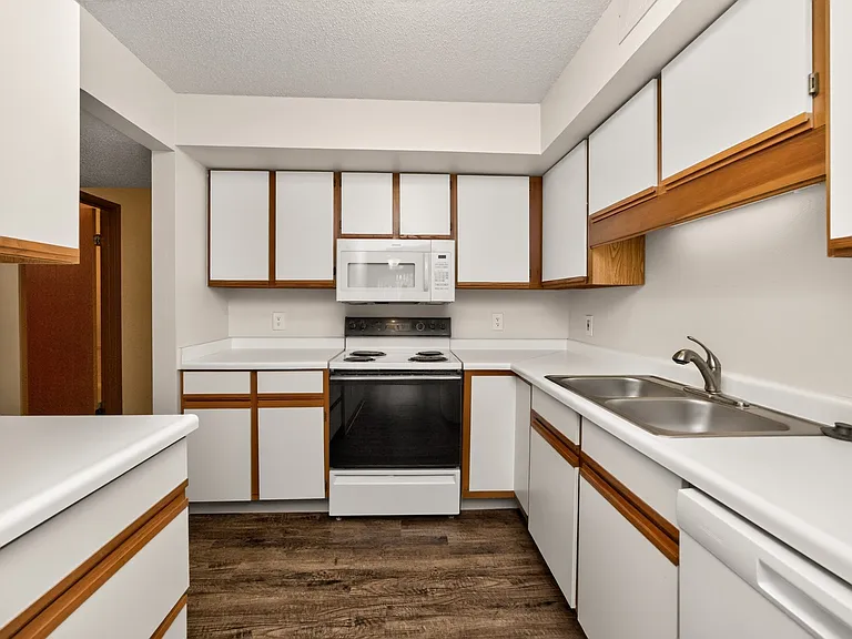 Fountains Apartments — Photo 111