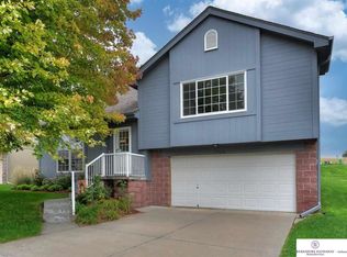 19014 Jacobs St, Omaha, NE 68135