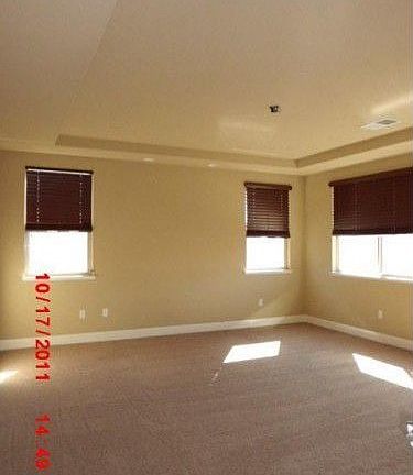 3rd image of 3868 Prosser St