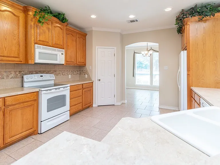 4906 Quartz Ln — Photo 7