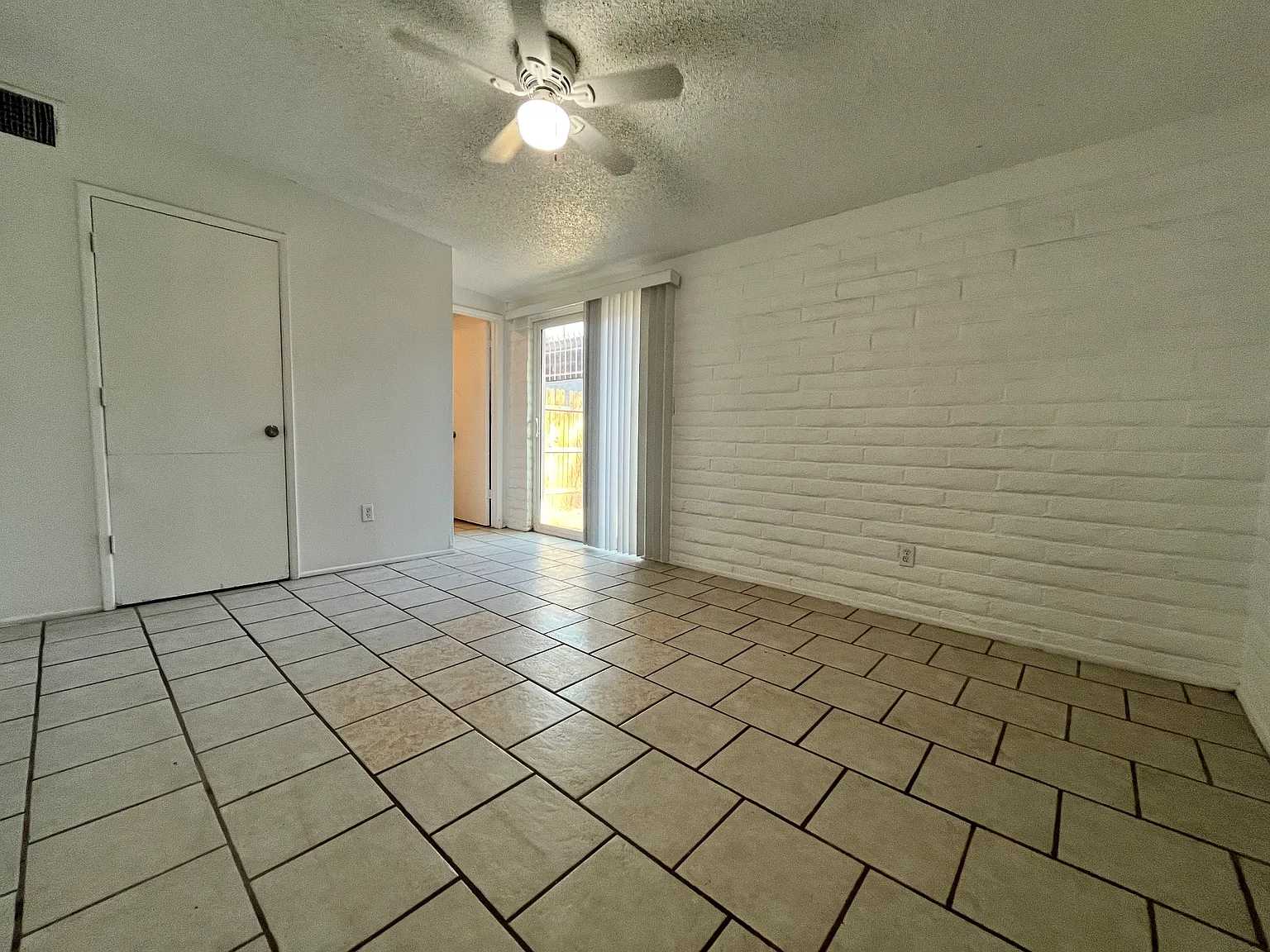 1 bed, 638 sqft, $895 — Photo 4